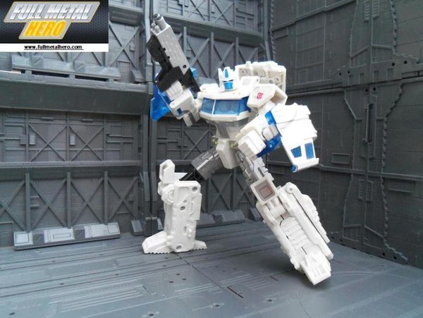 Transformers Asia Exclusive Classics Ultra Magnus  Images Figures Side By Side  (7 of 18)