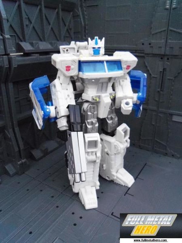Transformers Asia Exclusive Classics Ultra Magnus  Images Figures Side By Side  (14 of 18)