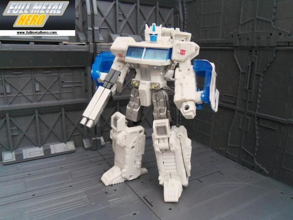 Transformers Asia Exclusive Classics Ultra Magnus  Images Figures Side By Side  (16 of 18)