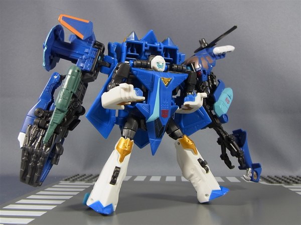 Takara Tomy Transformers United  EX02 Jet Master Prime Mode Review Images  (10 of 17)