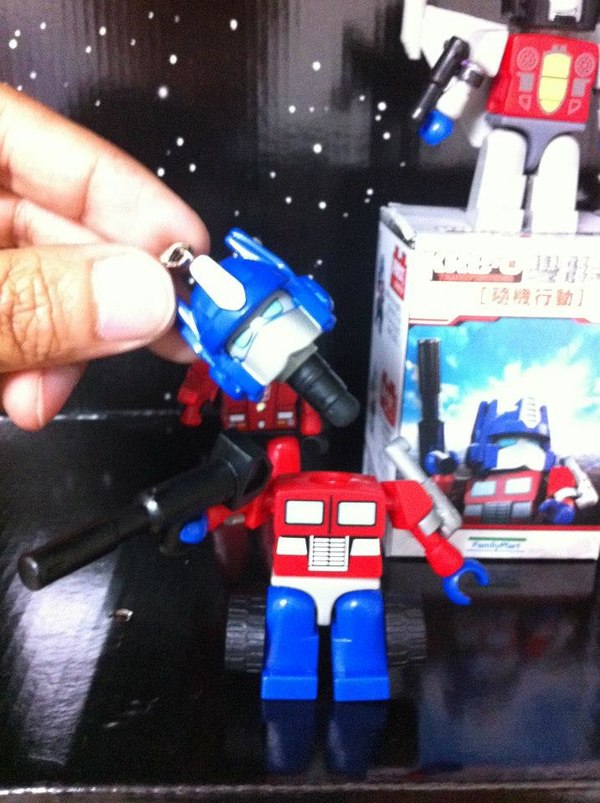 Transformers Kreon Taiwan Family Mart Exclusive Flashlight Action Figures Video And Images  (13 of 13)