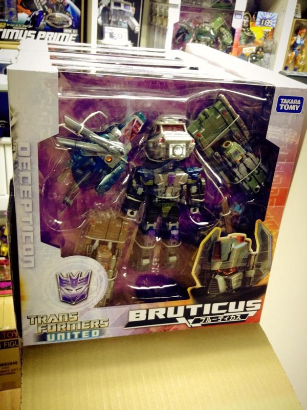 Transformers Asia Exclusive United Bruticus Box Image  (2 of 2)