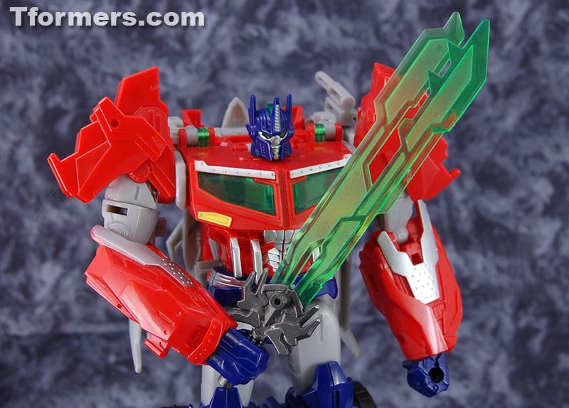 Blog #323: Toy Review: Transformers Prime Beast Hunters Voyager