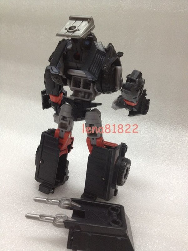 More Trailcutter Colored Images Of Transformers Generations Deluxe Class Action Figure. Jpg (6 of 18)