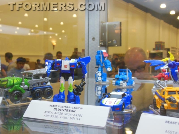 Botcon 2013   Transformers Beast Hunters 2014 New Figures Display  (106 of 131)