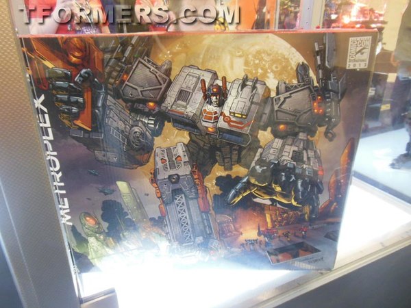 BotCon 2013 - Transformers SDCC Images Gallery Metroplex, G1 5 Pack, Shockwaves' Lab