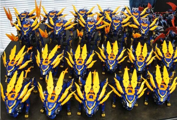 Transformers Go! G05 Gekisoumaru, G06 Hunter Smokescreen, Swordbot Shinobi, GoKenzan Gold Helmet Image  (4 of 8)