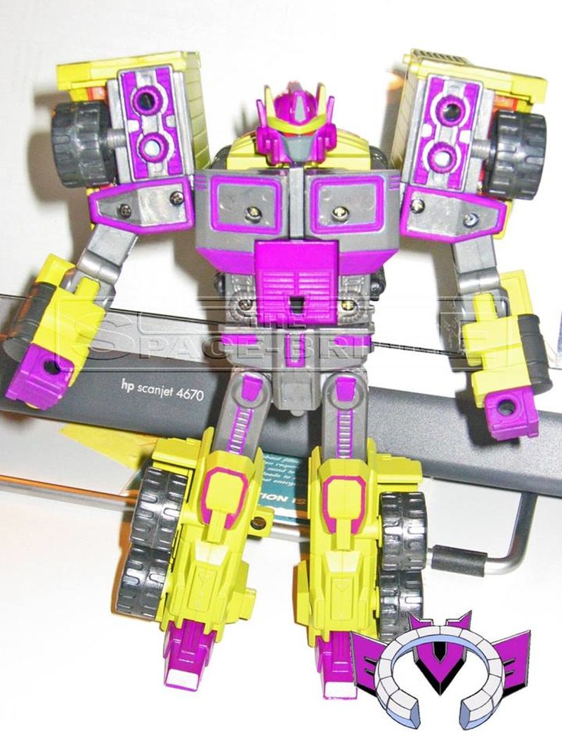 Leaked Transformers Legacy Evolution Toxitron & Tow-Line Listings?