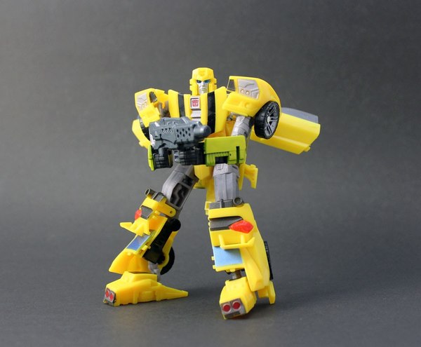 Renderform Hub Warrior Upgrade Kits Turn IDW Generations Bumblebee Into Hubcap  (5 of 7)
