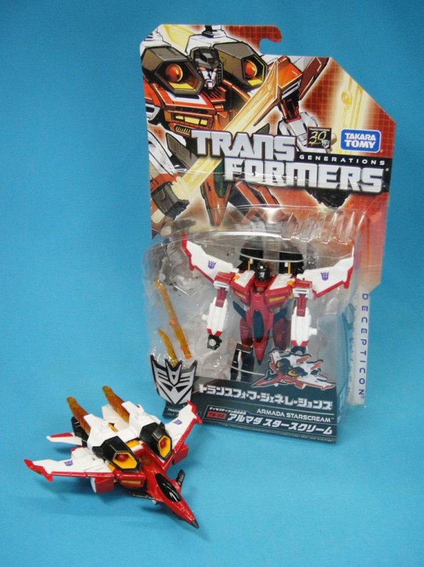 New Takara Generations Armada Starscream and Mini-Con Assault Team In Hand Photos