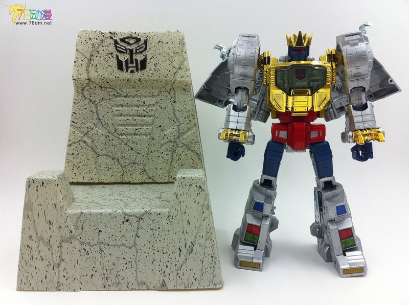 MP-08X Masterpiece King Grimlock - Photos of Asian Exclusive Throne