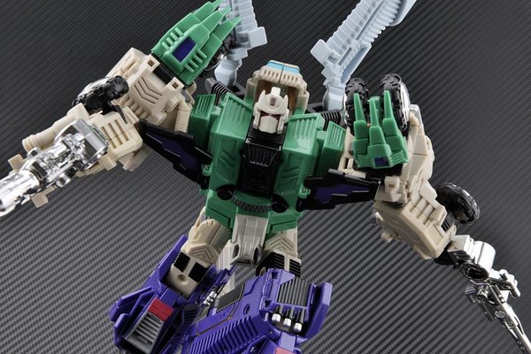 Mastermind Creations R01C Terminus Hexatron Continuum - Photos of Revised Sixshot-Like Toy