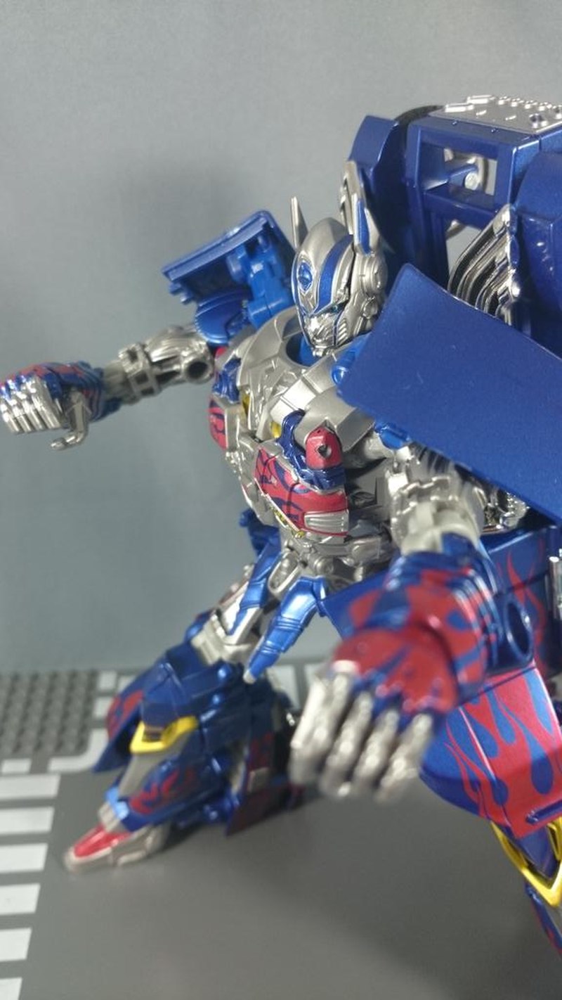 Novo Tomy Transformers Filme Avançado AD31 Armadura Cavaleiro Optimus Prime  pintado