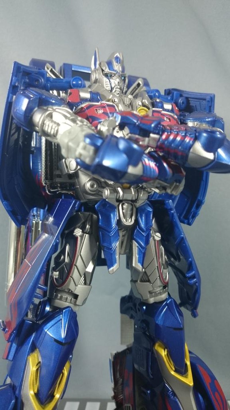 Novo Tomy Transformers Filme Avançado AD31 Armadura Cavaleiro Optimus Prime  pintado