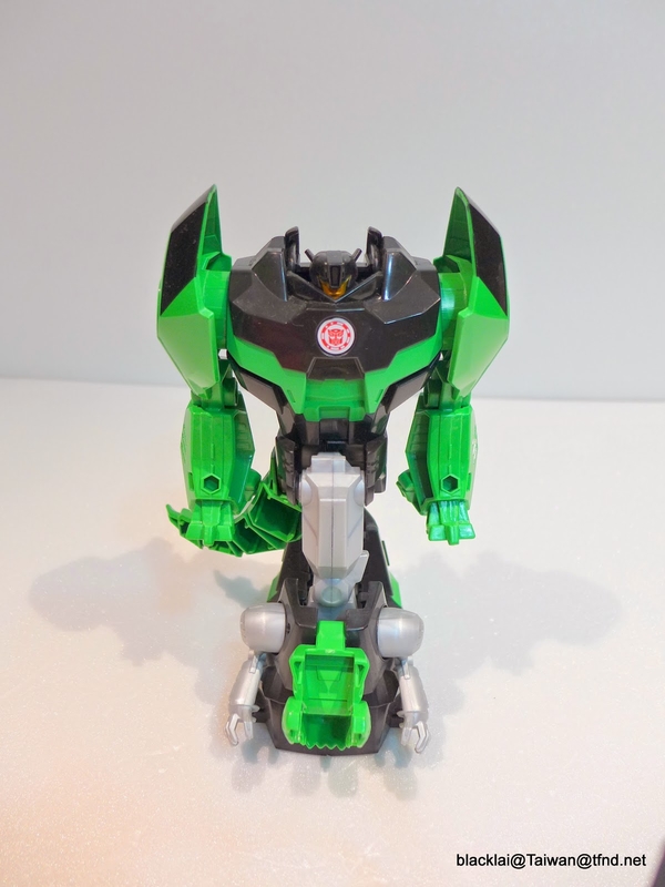 Robots In Disguise 2015 - 34 In-Hand Photos Of Hyperchange Heroes AKA 3 ...