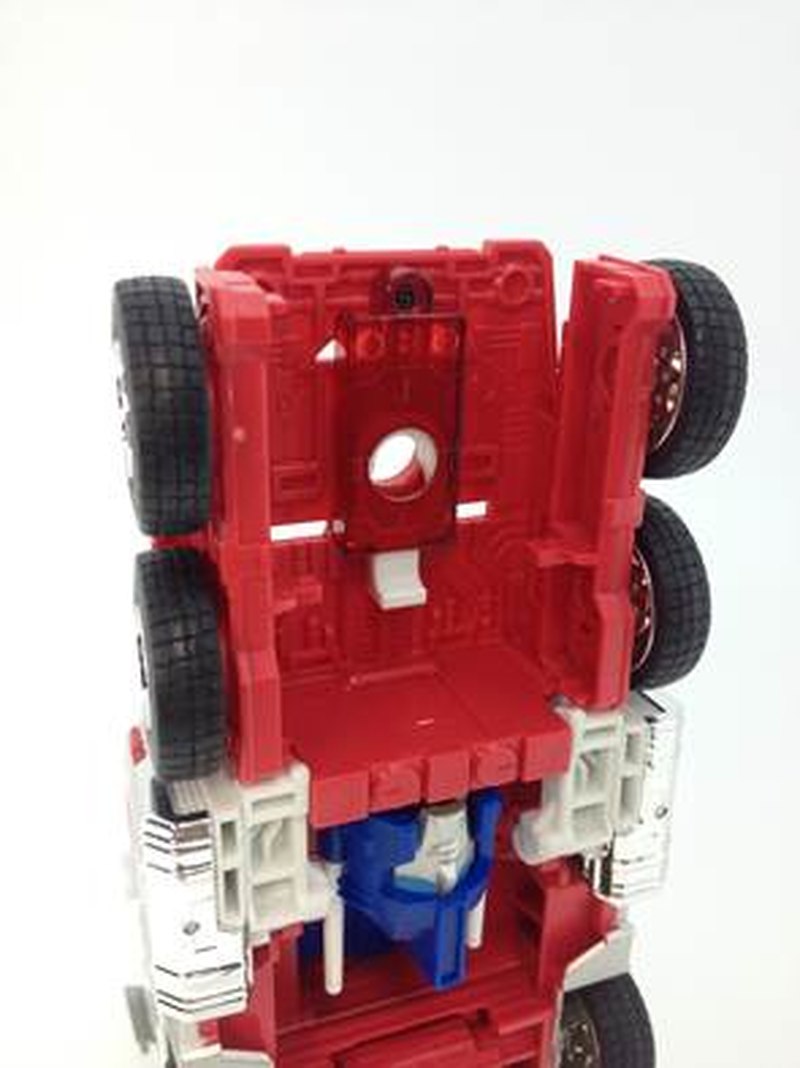 TakaraTomy and Hisashi Yuki on Twitter - Star Saber Santa Plus Dual Model  Kit Optimus Prime & MP Ultra Magnus!