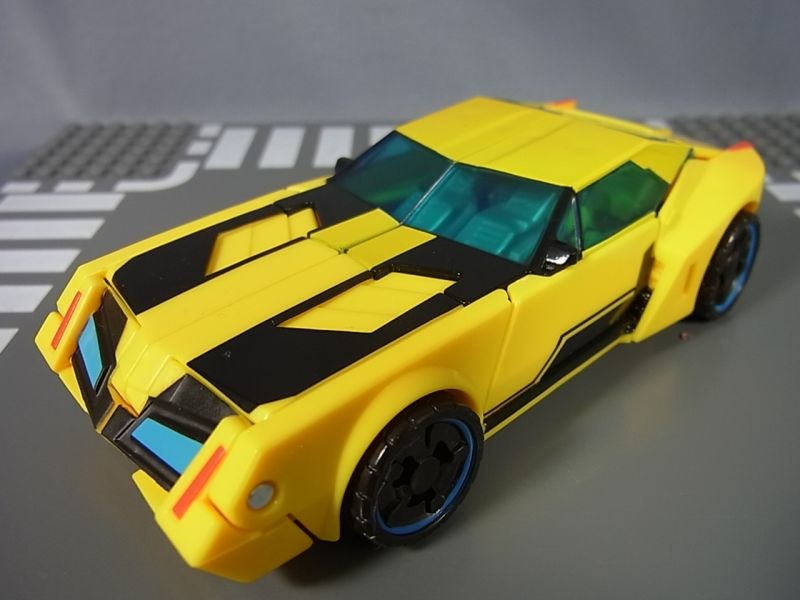 Transformers Adventure Bumblebee And Steeljaw Figures Out of Box Photos ...