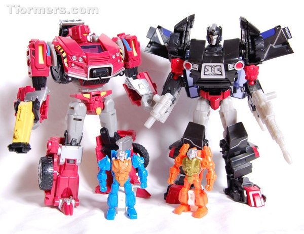 Botcon 2015 - Souvenir Exclusives Burn Out And Lift-Ticket Diaclone-Inspired Two Pack