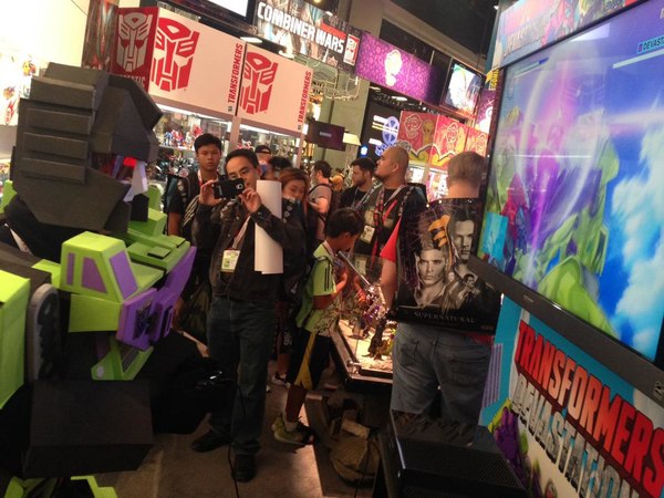 SDCC 2015 - Devastator Takes On Himself At Transformers Devastation Demo Booth
