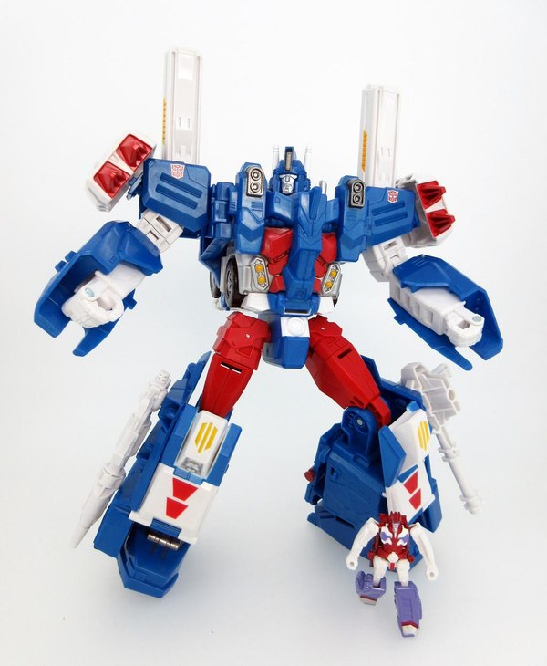 New Looks At TakaraTomy Legends Series Ultra Magnus Including Comparisons
