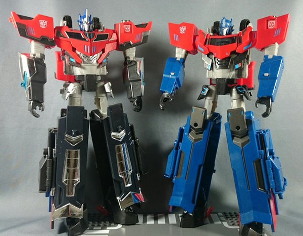 In-Hand Images Of TAV-33 Optimus Prime Supreme Mode & TAV VS05 Drift Origin Mode & Jazz Battle Mode
