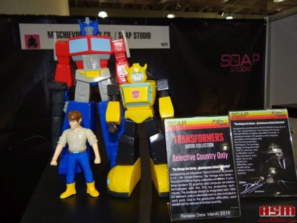 Toy Fair 2016 - Soap Vinyl G1 Transformers Figures In Color