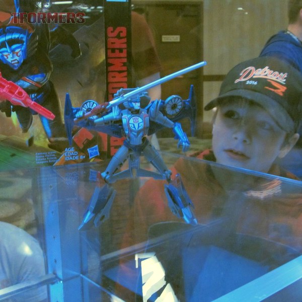 Botcon 2016 - Videos From The Hasbro Booth Display Cases