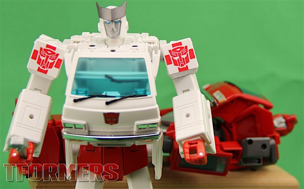 Transformers MP 30 Ratchet48 (48 of 49)