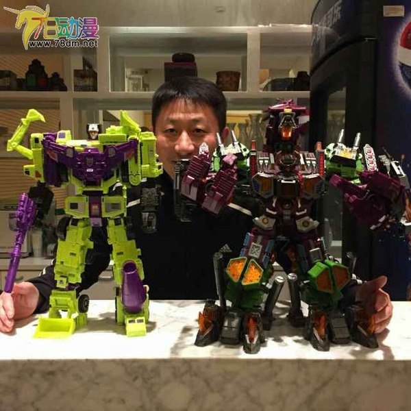 Maketoys Pandinus Is A Very Big Unofficial Scorponok - How Big Is It?