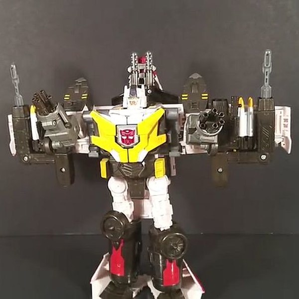 Throwback Review - Transformers Cybertron Wing Saber