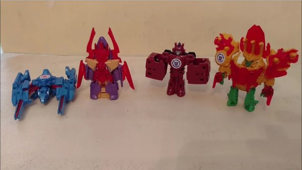 Robots in Disguise Mini-Con Weaponizer 4-Pack Video Review