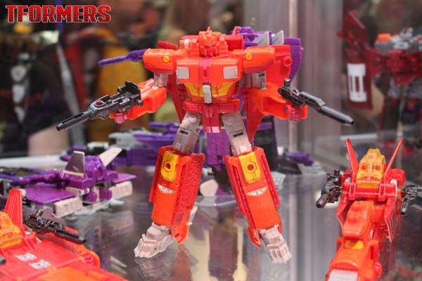 SDCC 2016 - Transformers Booth Display Videos: New Reveals, Titans Return, RID, Rescue Bots