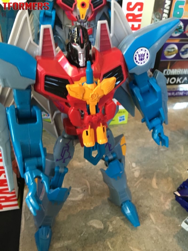SDCC 2016 - Hasbro Breakfast Event Robots In Disguise Gallery With 3-Step Bisk, Power Surge Starscream, Paralon, More! #SDCC2016