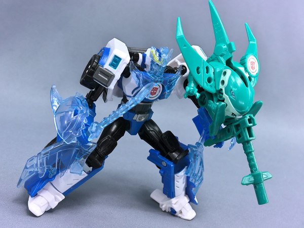 Transformers Adventure TAV52 Strongarm & Sawtooth   In Hand Images  (5 of 7)