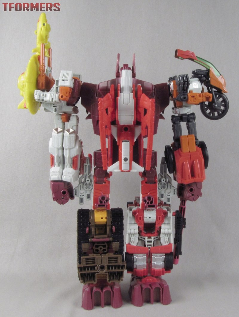 COMPUTRON - TFormers Combiner Wars Boxset Image Gallery