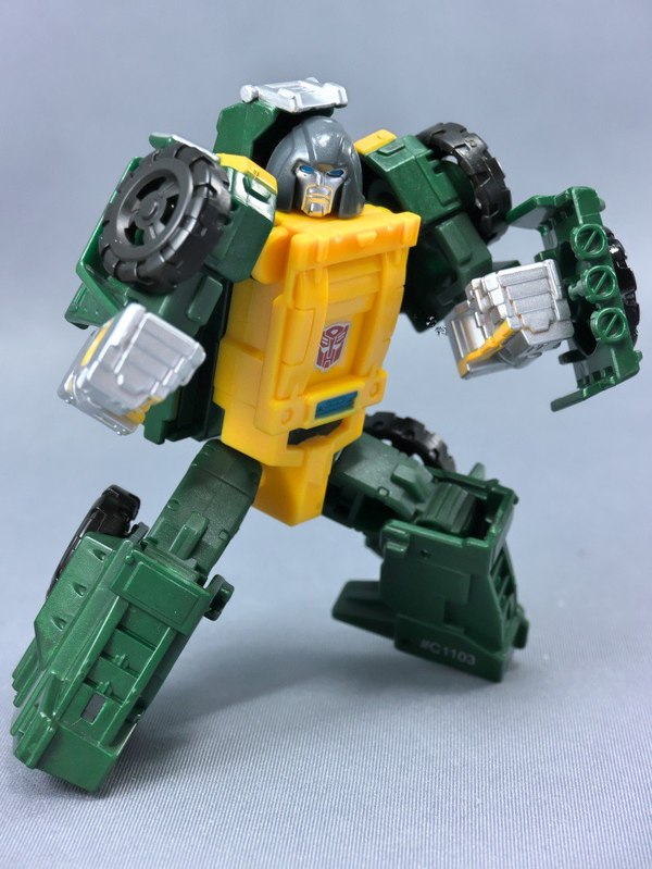 With Titans Return Wave 4 Legends Brawn almost upon us, how far out in the future can a Legends Outback be? Maybe part of Wave 5? Maybe at NY Toy Fair 2017? Here's hoping!