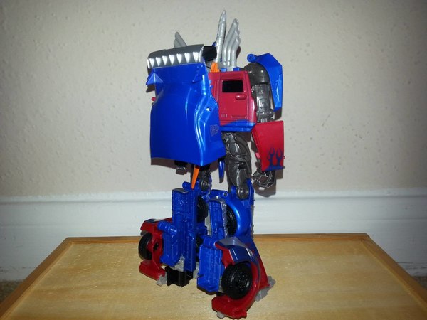 Transformers The Last Knight Voyager Optimus Prime In Hand Photos Of Premier Edition Figure 05 (5 of 14)