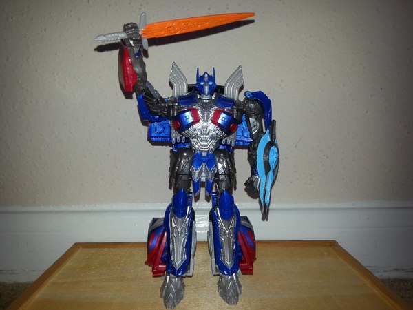 Transformers The Last Knight Voyager Optimus Prime In Hand Photos Of Premier Edition Figure 10 (10 of 14)