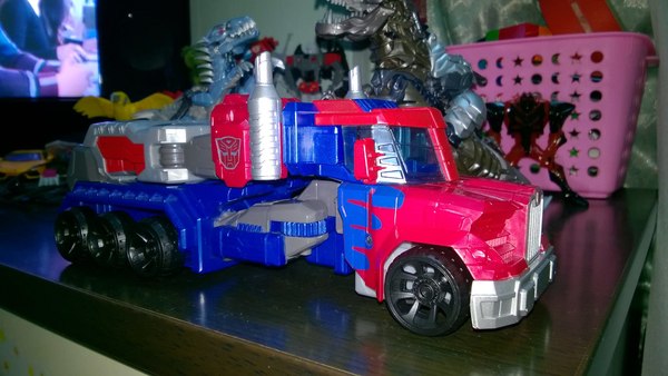 Generations Cyber Commander Optimus Prime   Deco Changes To The 2017 Release  (2 of 3)