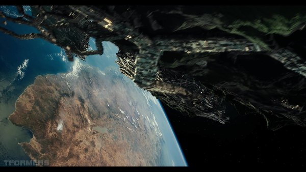 Transformers The Last Knight Theatrical Trailer HD Screenshot Gallery 055 (55 of 788)