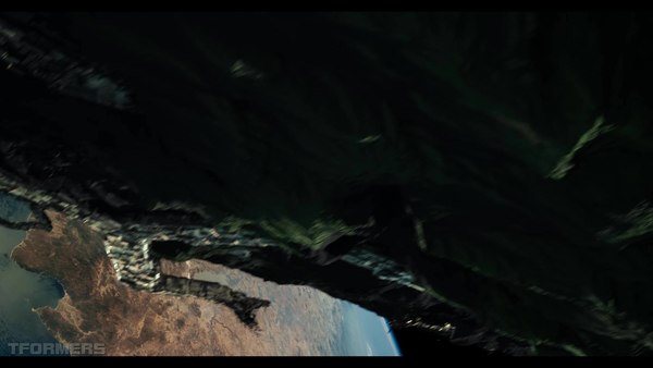 Transformers The Last Knight Theatrical Trailer HD Screenshot Gallery 061 (61 of 788)
