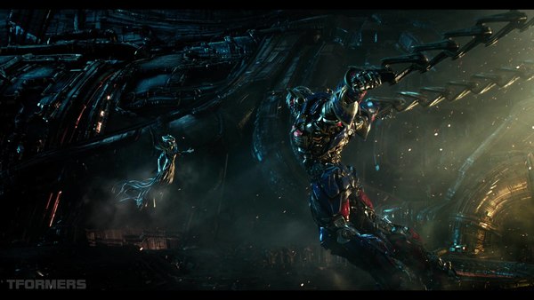 Transformers The Last Knight Theatrical Trailer HD Screenshot Gallery 069 (69 of 788)