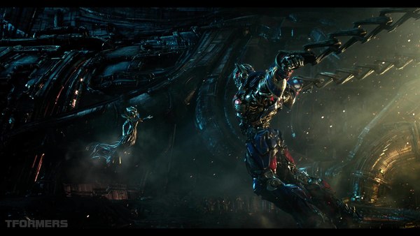 Transformers The Last Knight Theatrical Trailer HD Screenshot Gallery 070 (70 of 788)
