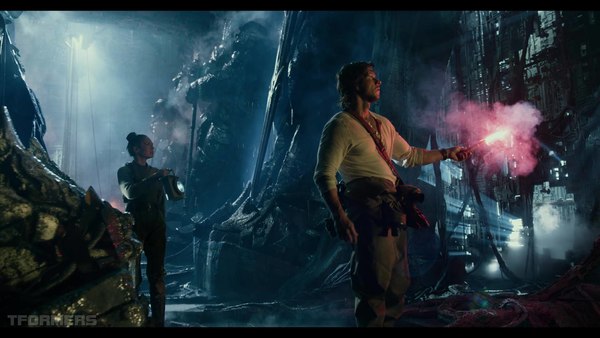 Transformers The Last Knight Theatrical Trailer HD Screenshot Gallery 319 (319 of 788)