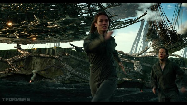 Transformers The Last Knight Theatrical Trailer HD Screenshot Gallery 406 (406 of 788)