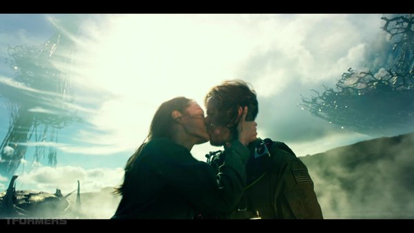 Transformers The Last Knight Theatrical Trailer HD Screenshot Gallery 546 (546 of 788)