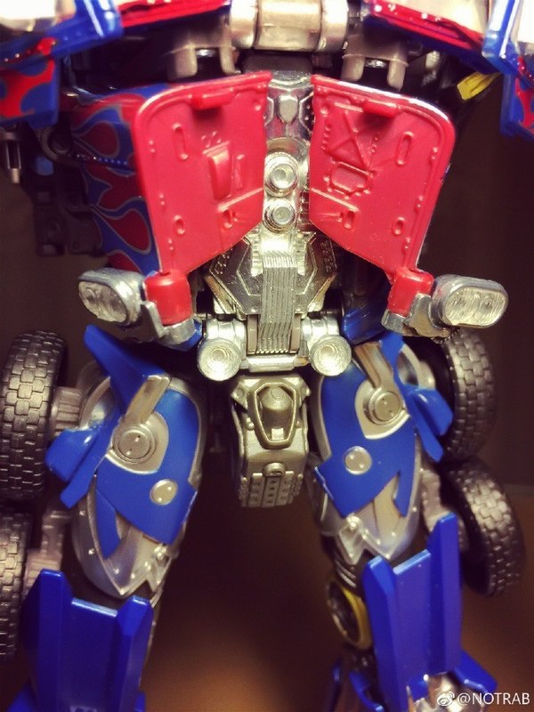 In Hand MPM 4 Optimus Prime Images Of Transformers Masterpiece Figure (12a) (3 of 13)