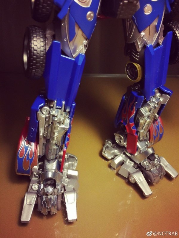 In Hand MPM 4 Optimus Prime Images Of Transformers Masterpiece Figure  (5 of 13)