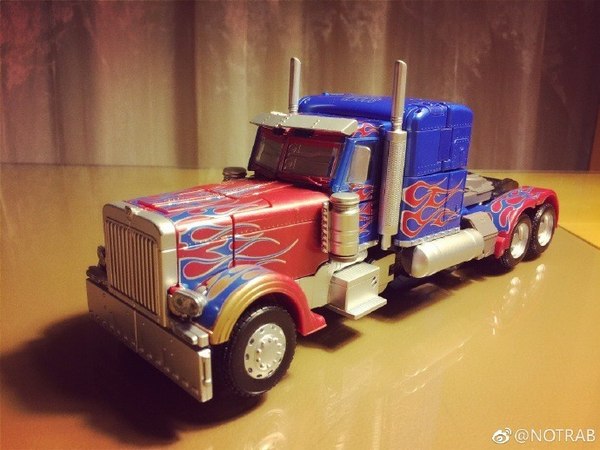 In Hand MPM 4 Optimus Prime Images Of Transformers Masterpiece Figure  (11 of 13)