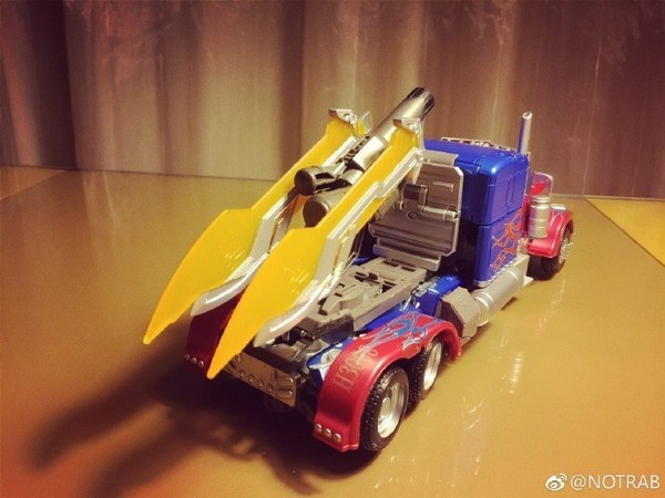 In Hand MPM 4 Optimus Prime Images Of Transformers Masterpiece Figure  (13 of 13)
